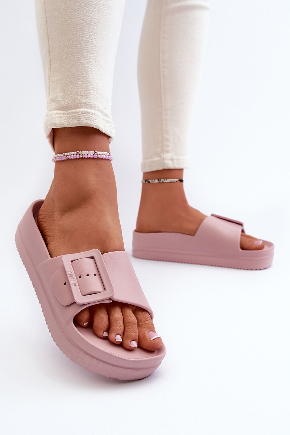 slippers model 194985 Step in style