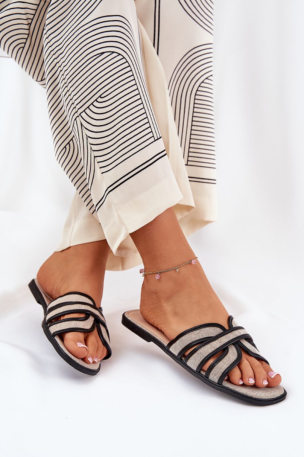 slippers model 209955 Step in style