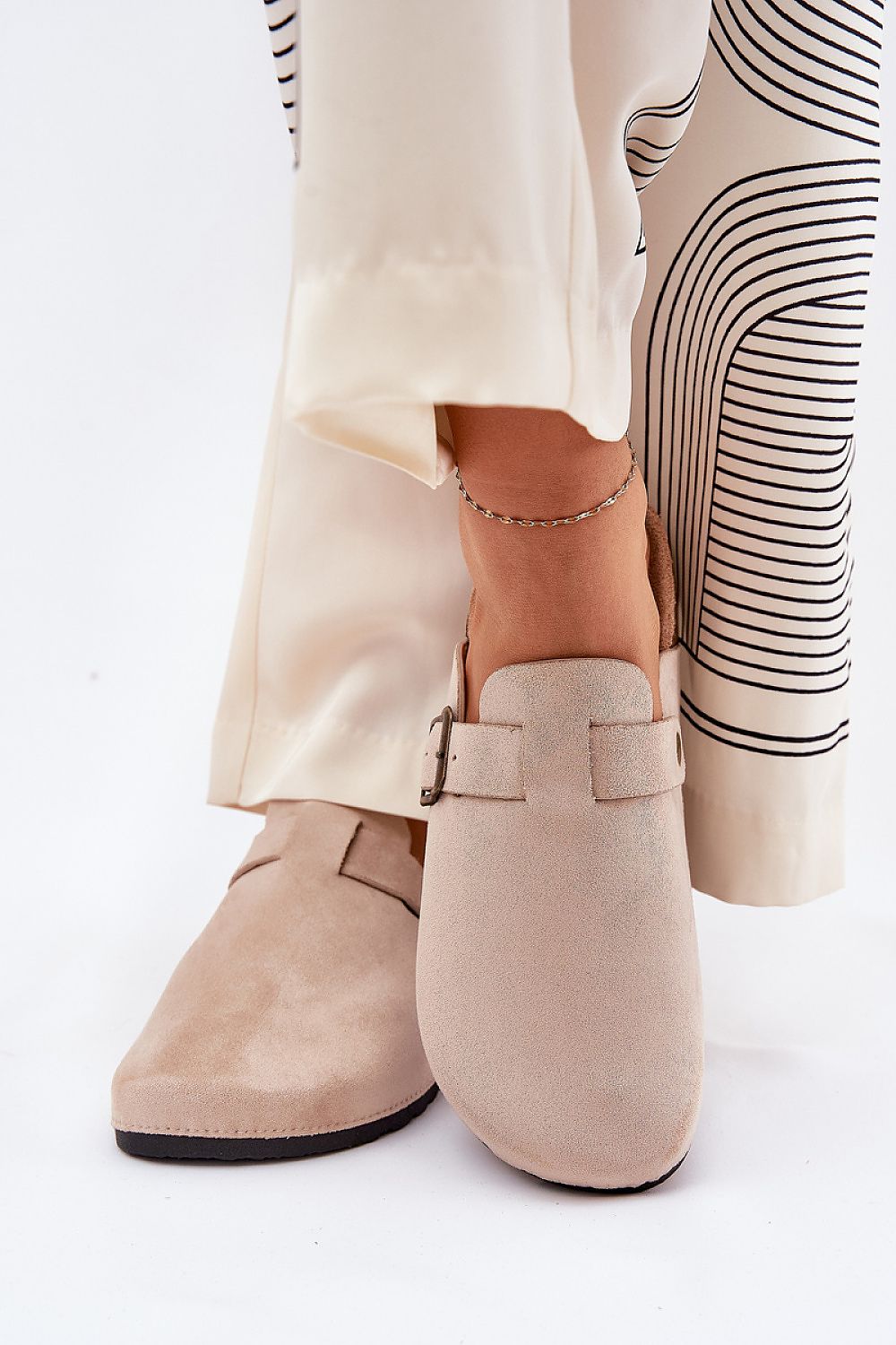 slippers model 210771 Step in style