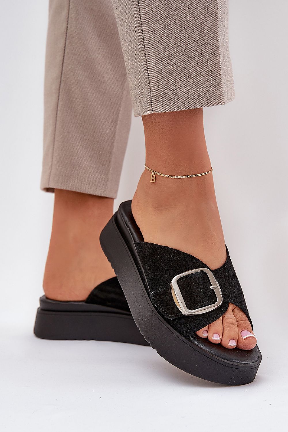 slippers model 211970 Step in style