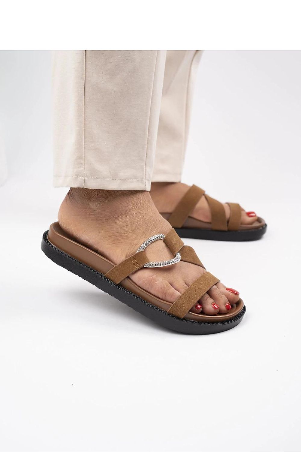 slippers model 213150 Inello