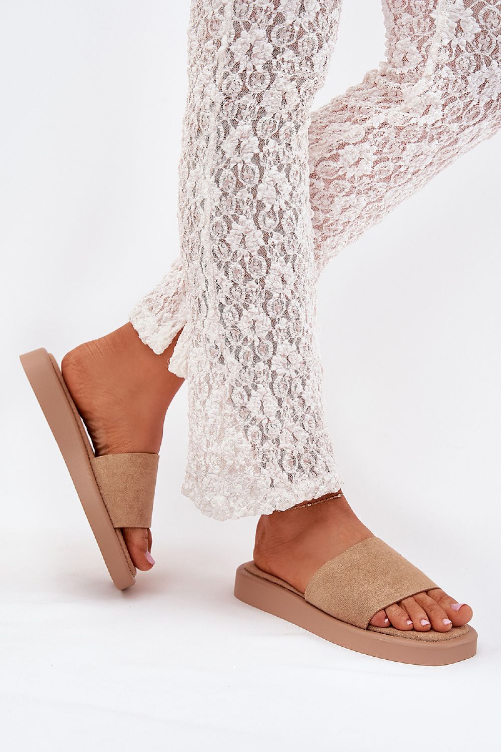 slippers model 215737 Step in style