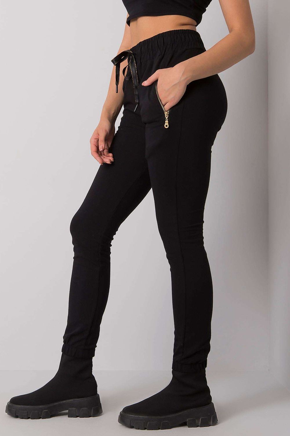 trainingsbroek model 159862 Relevance