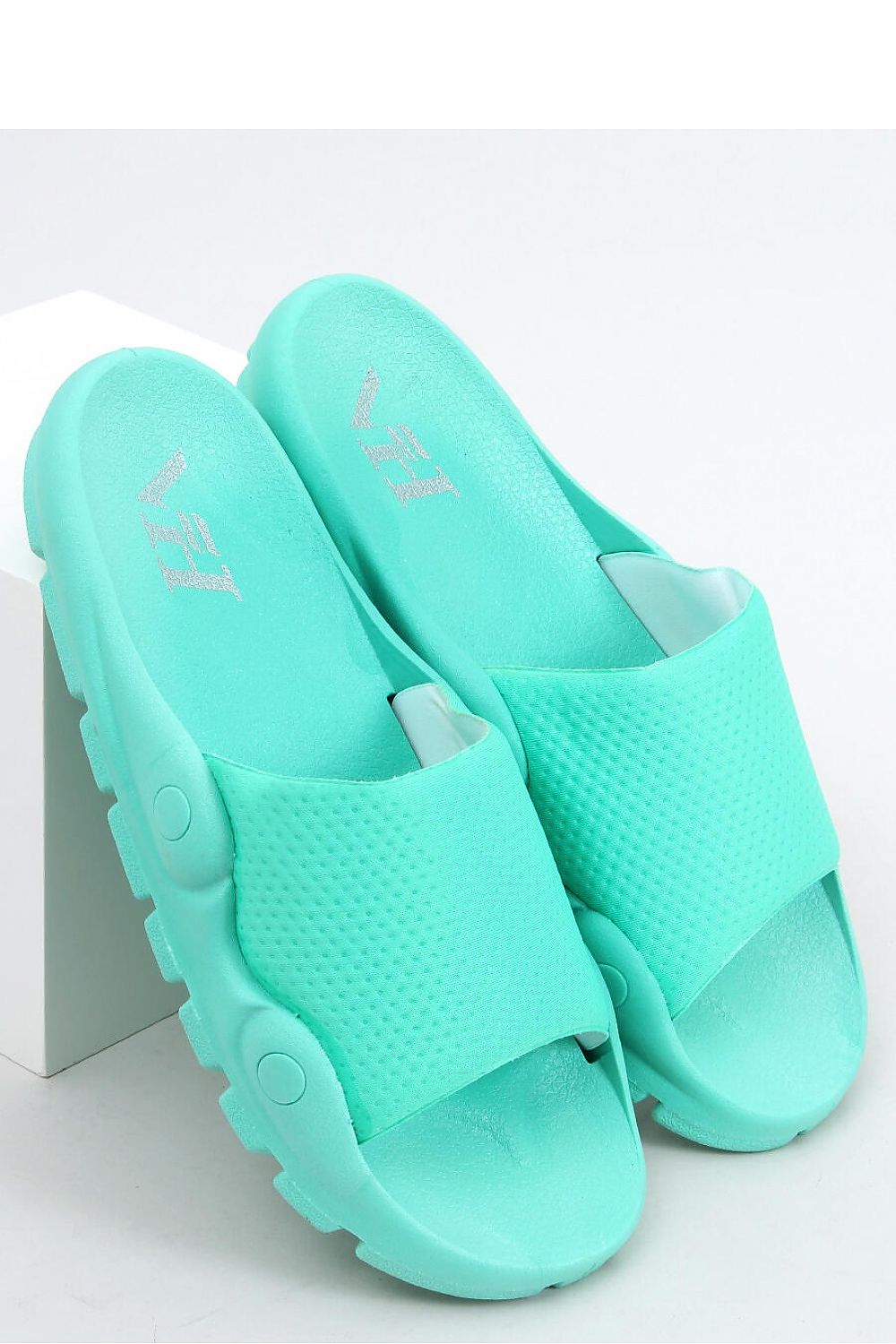 slippers model 166425 Inello