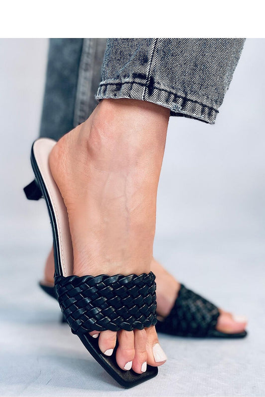 slippers model 177852 Inello