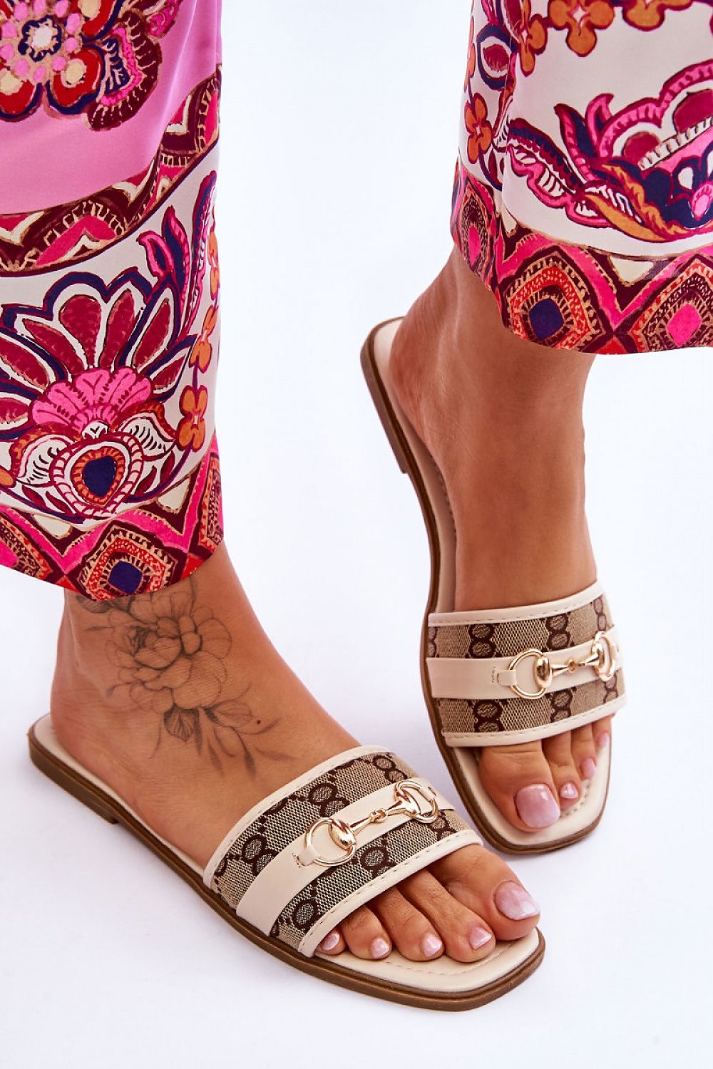 slippers model 180648 Step in style