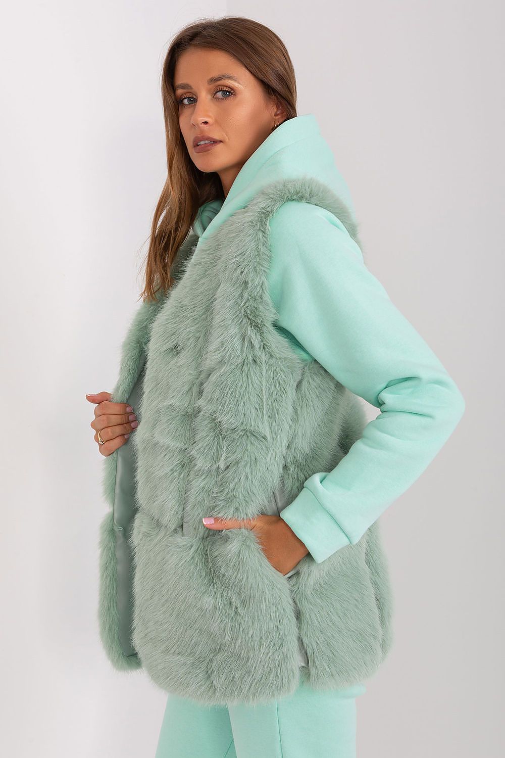  vest model 187600 AT 