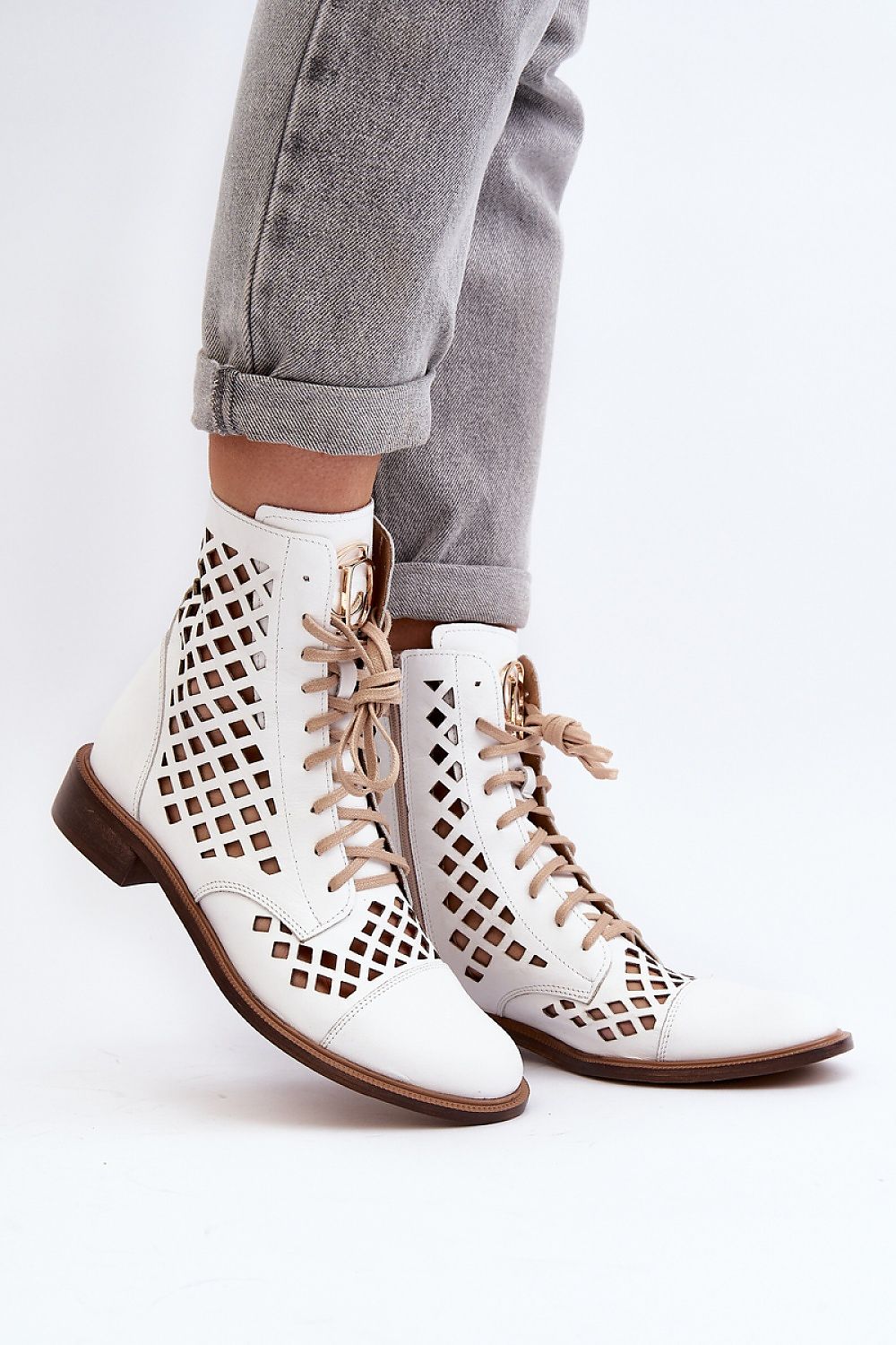 Laarsjes model 191856 Step in style 