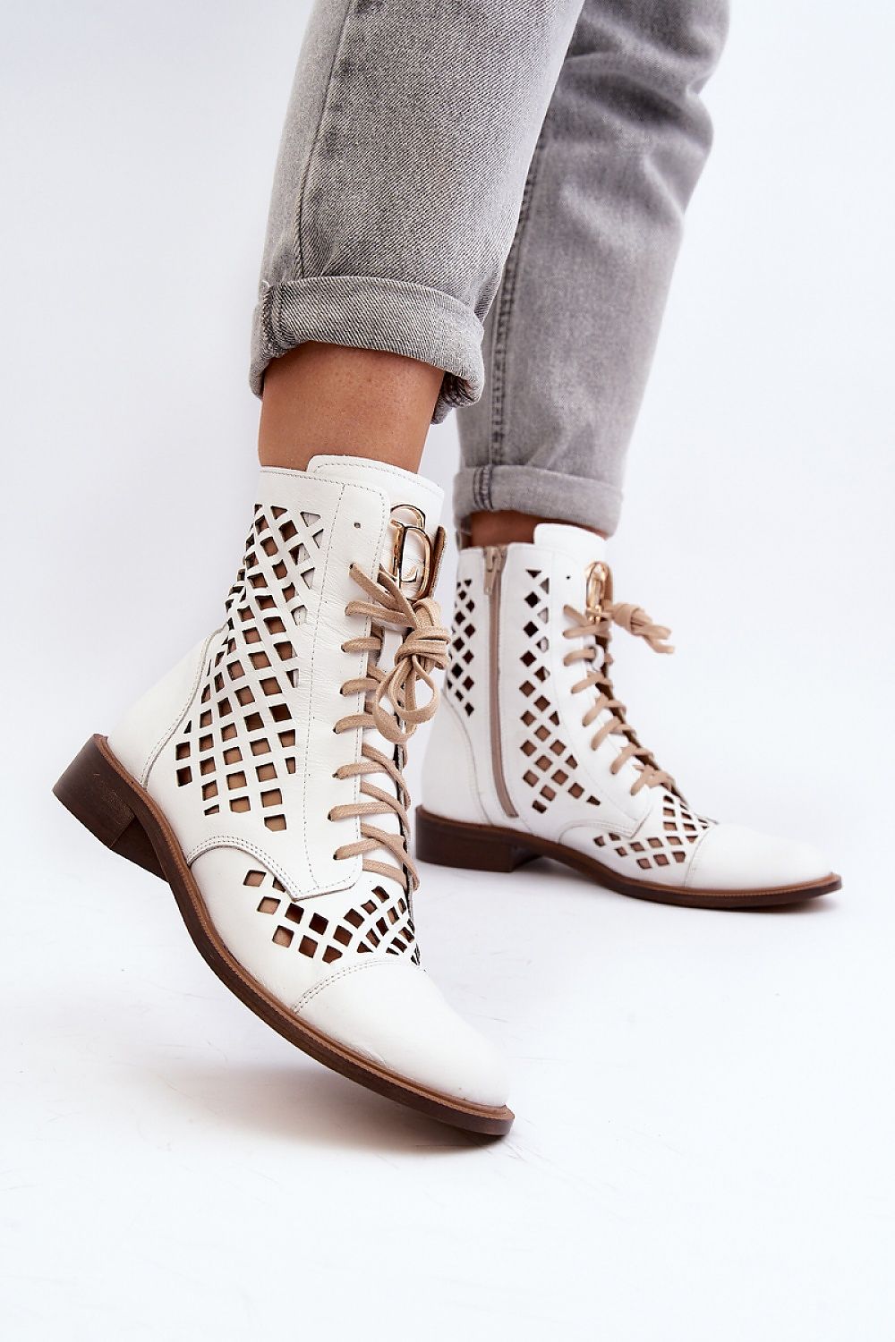  Laarsjes model 191856 Step in style 