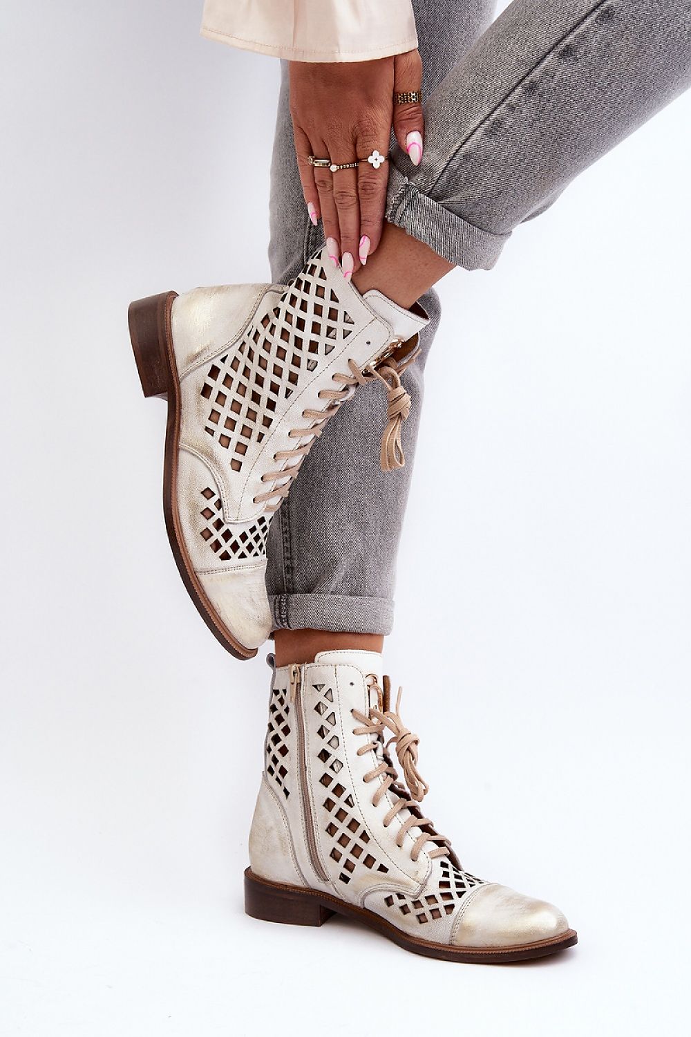  Laarsjes model 191857 Step in style 