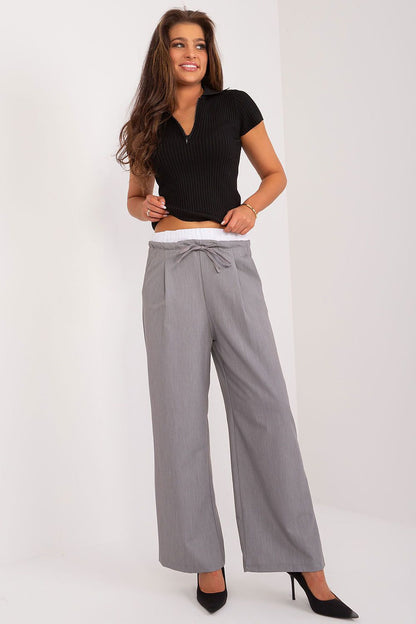  Damesbroek model 196172 Italy Moda 