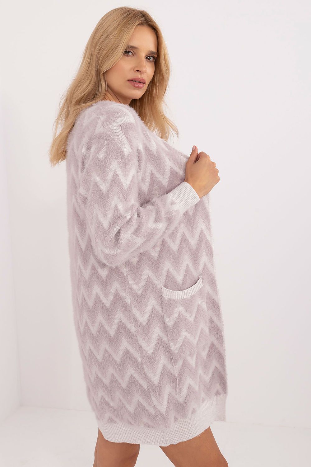  cardigan model 199550 AT 