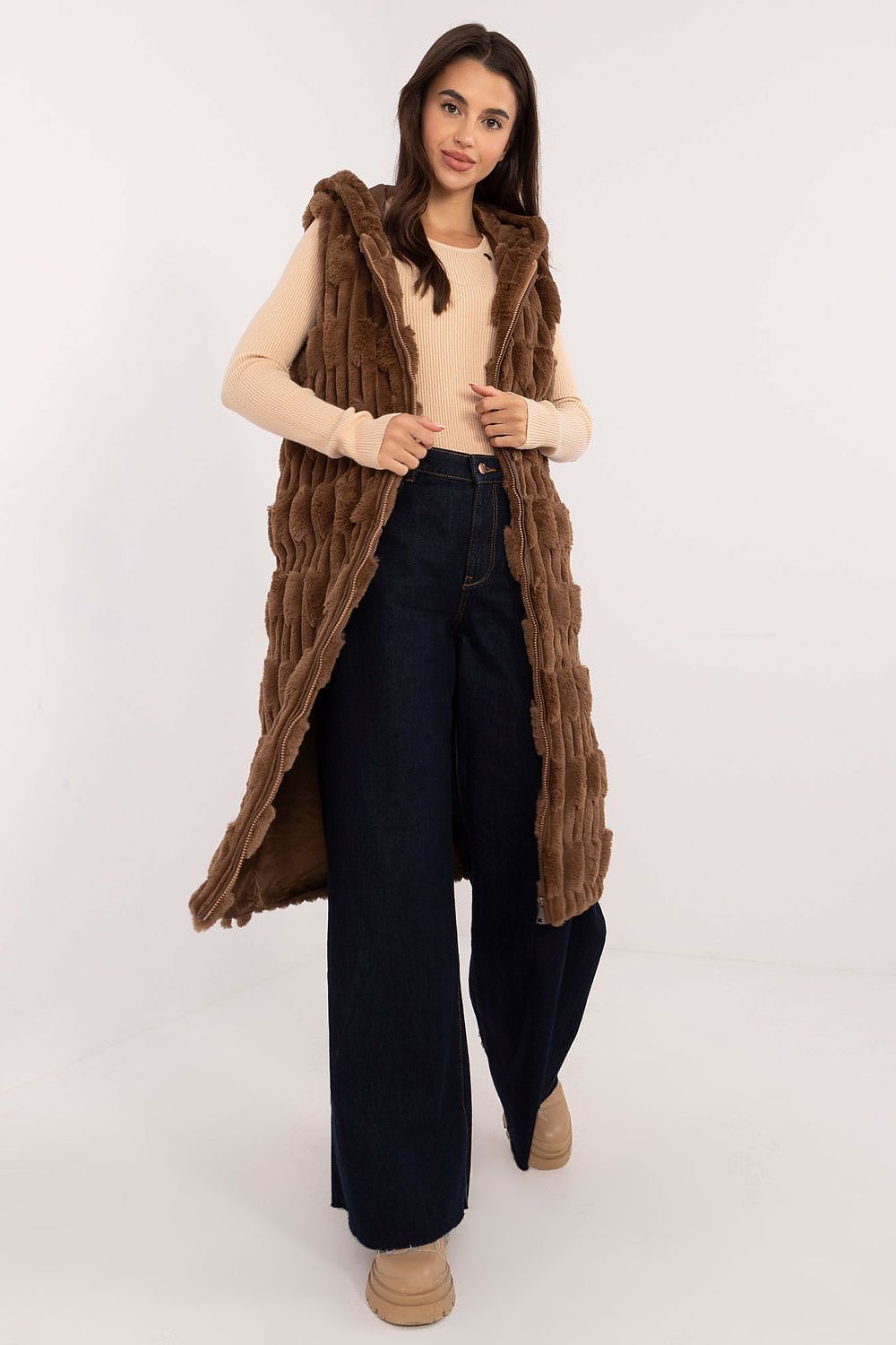  vest model 200522 AT 