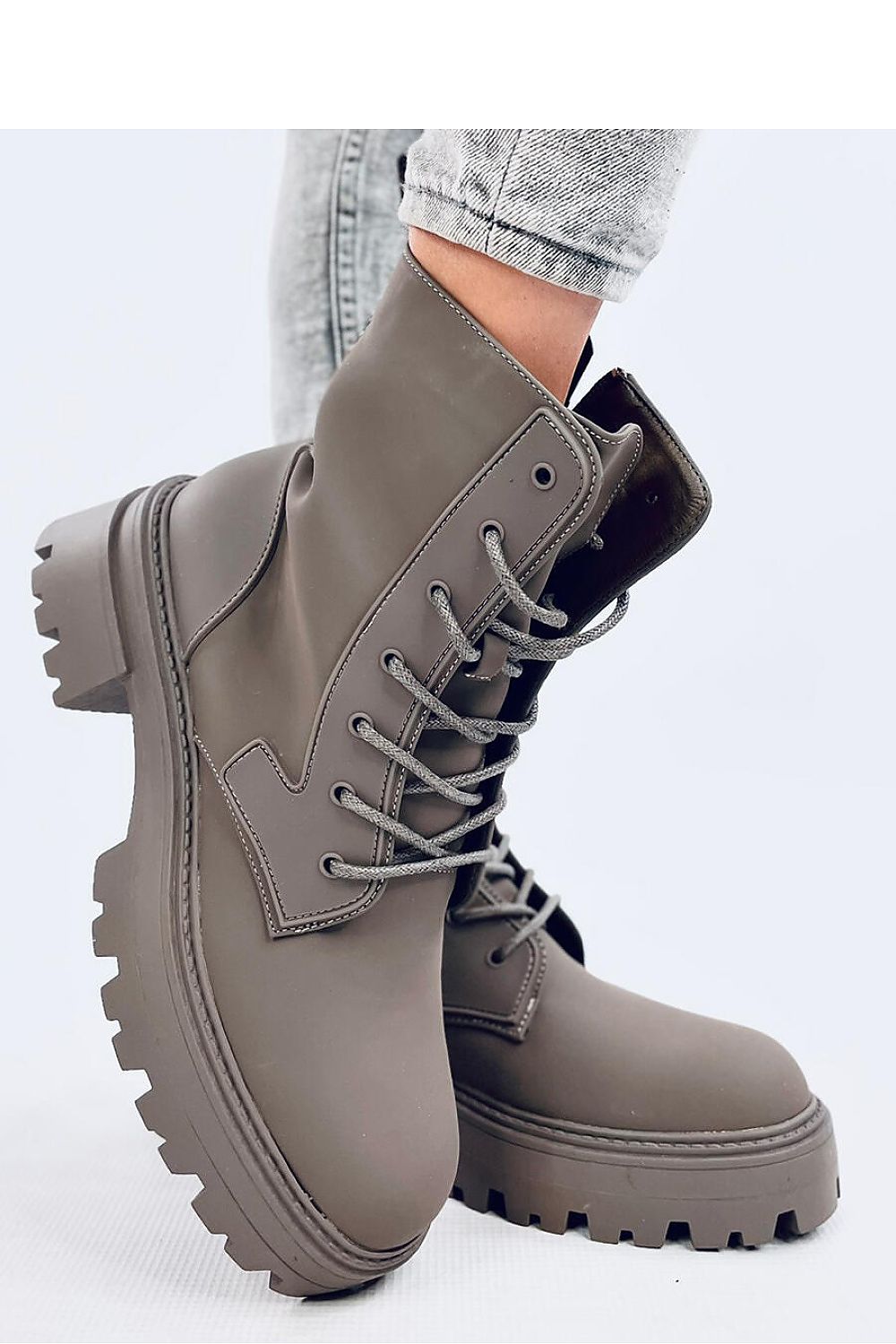  Laarsjes model 203040 Inello 