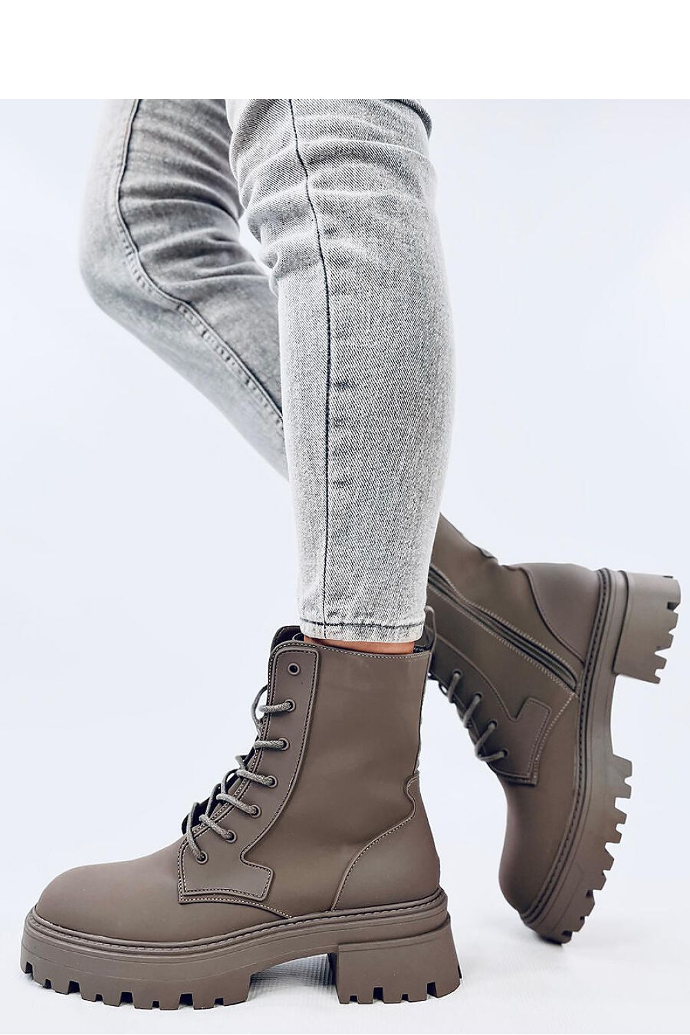  Laarsjes model 203040 Inello 
