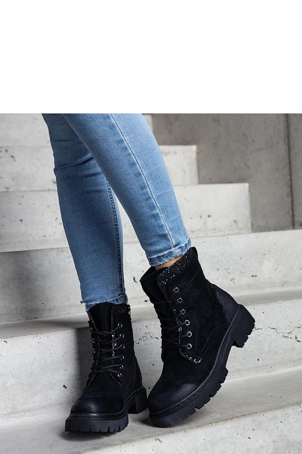  Laarsjes model 204602 Solea 