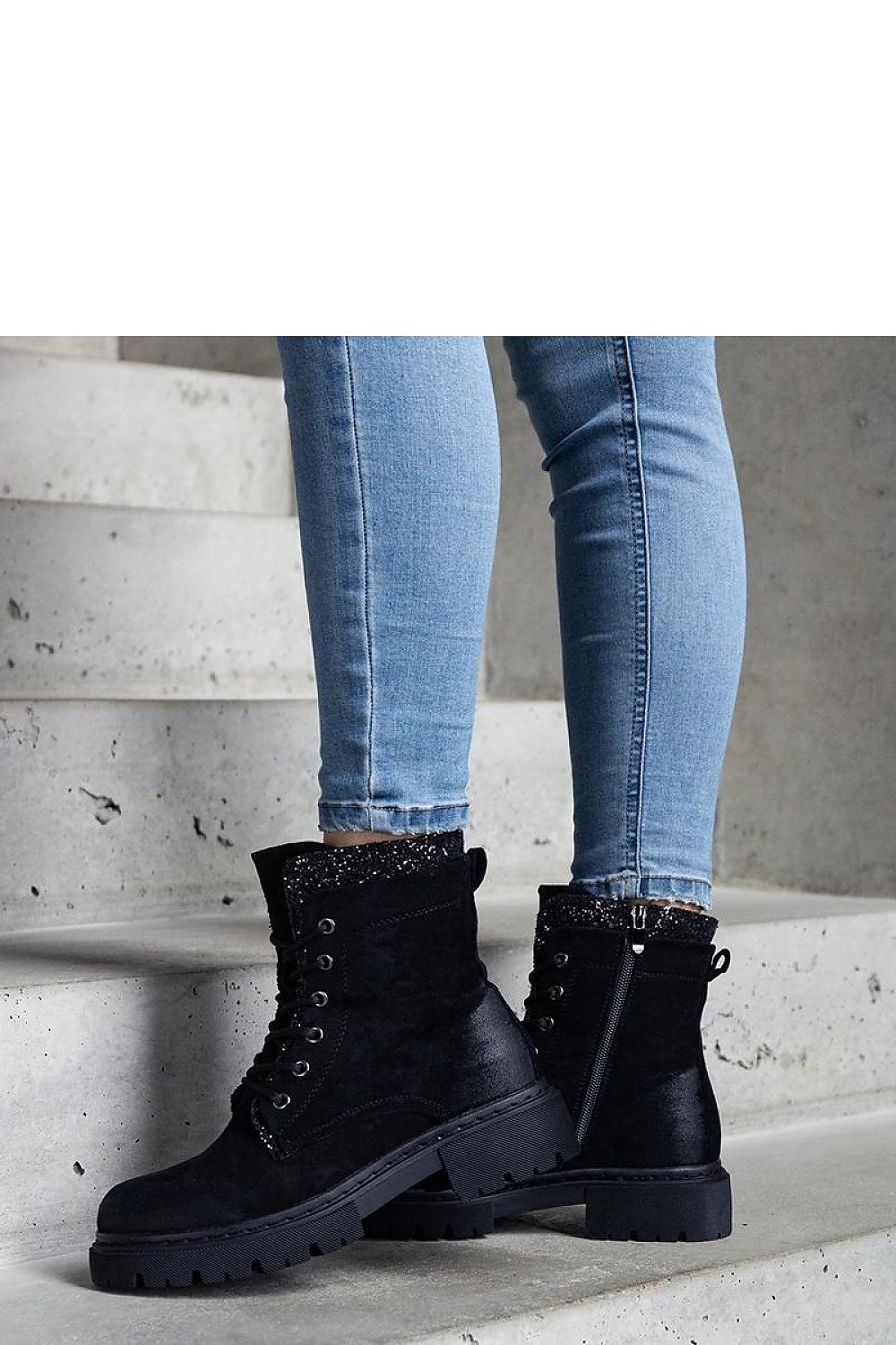  Laarsjes model 204602 Solea 