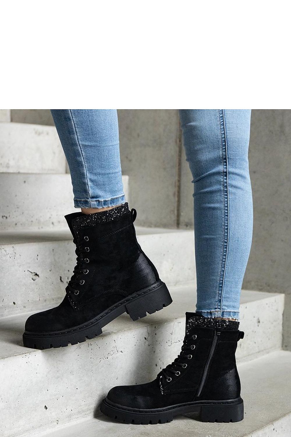  Laarsjes model 204602 Solea 