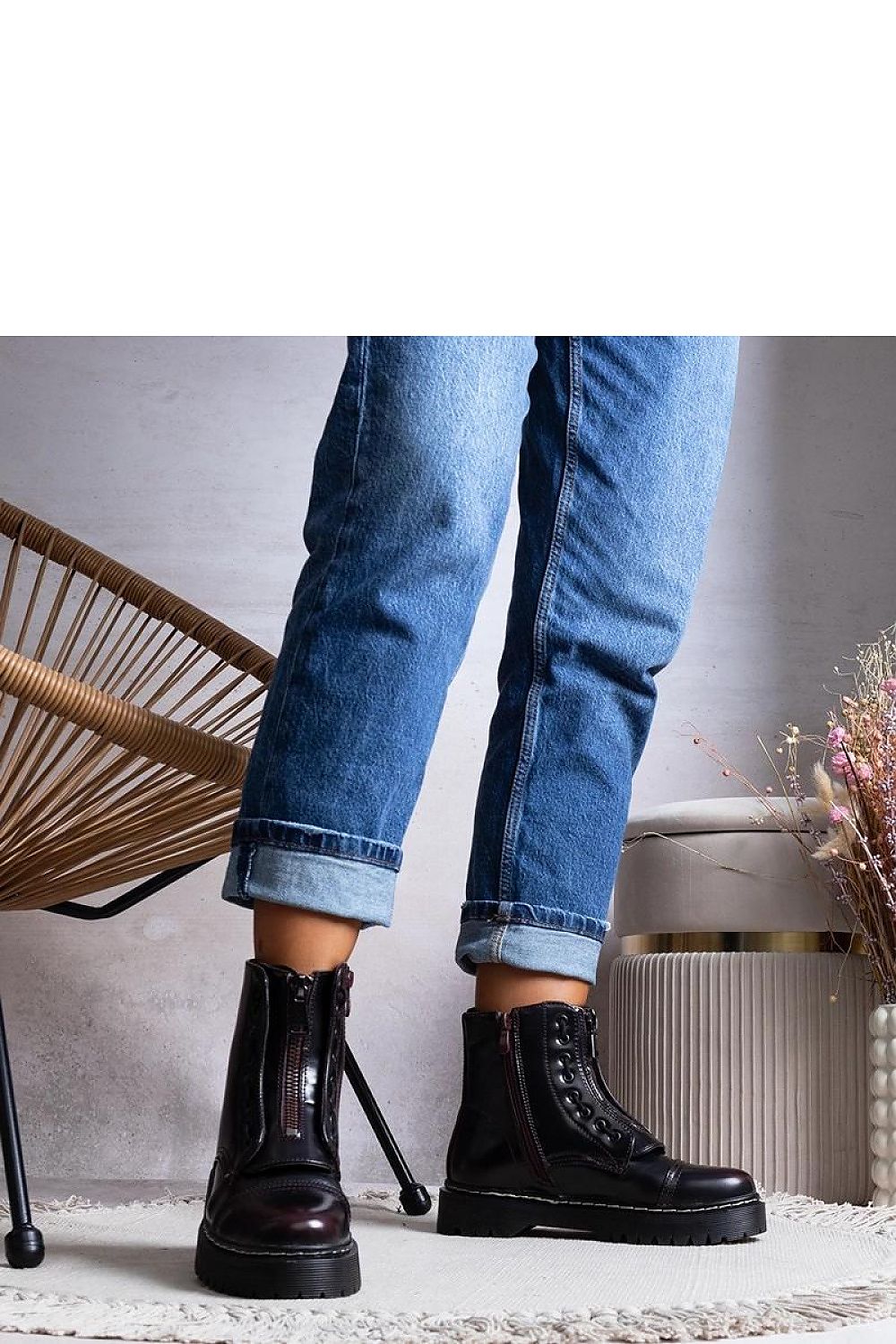 Laarsjes model 204628 Solea 