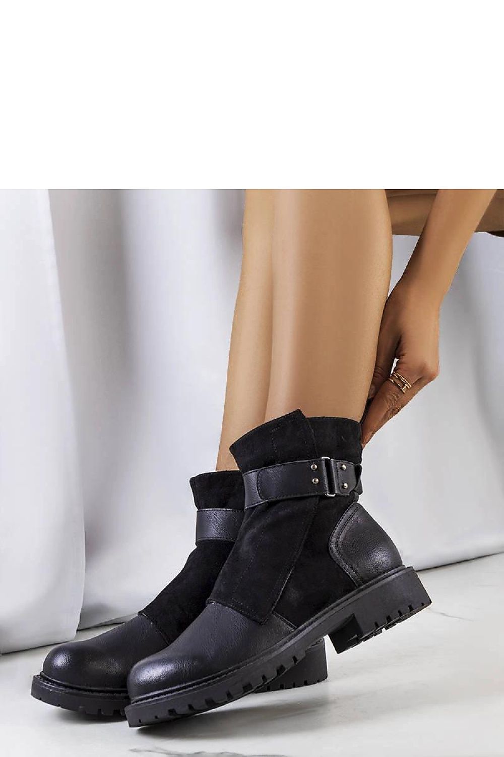  Laarsjes model 204633 Solea 