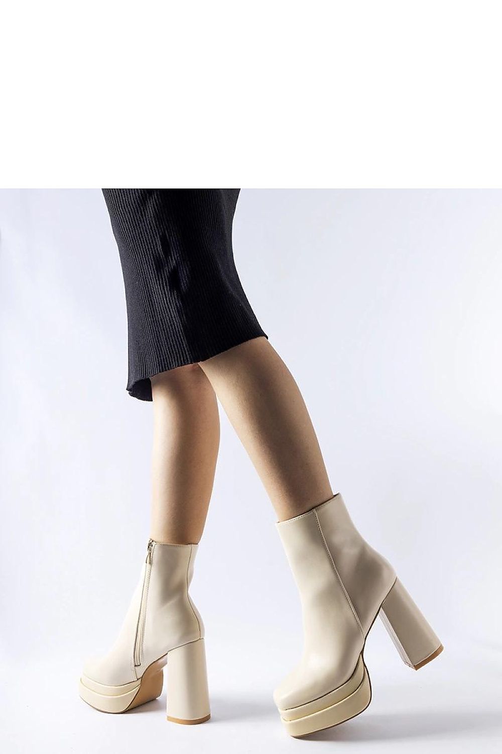 Laarsjes op sleehak model 204728 Solea 
