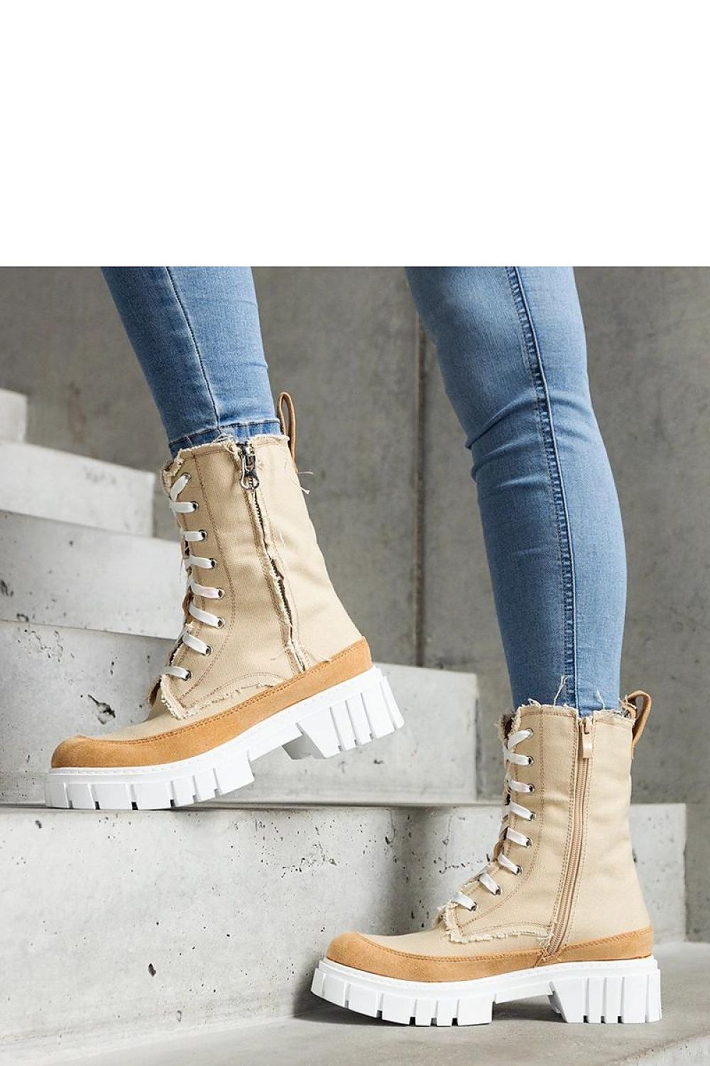  Laarsjes model 204831 Solea 