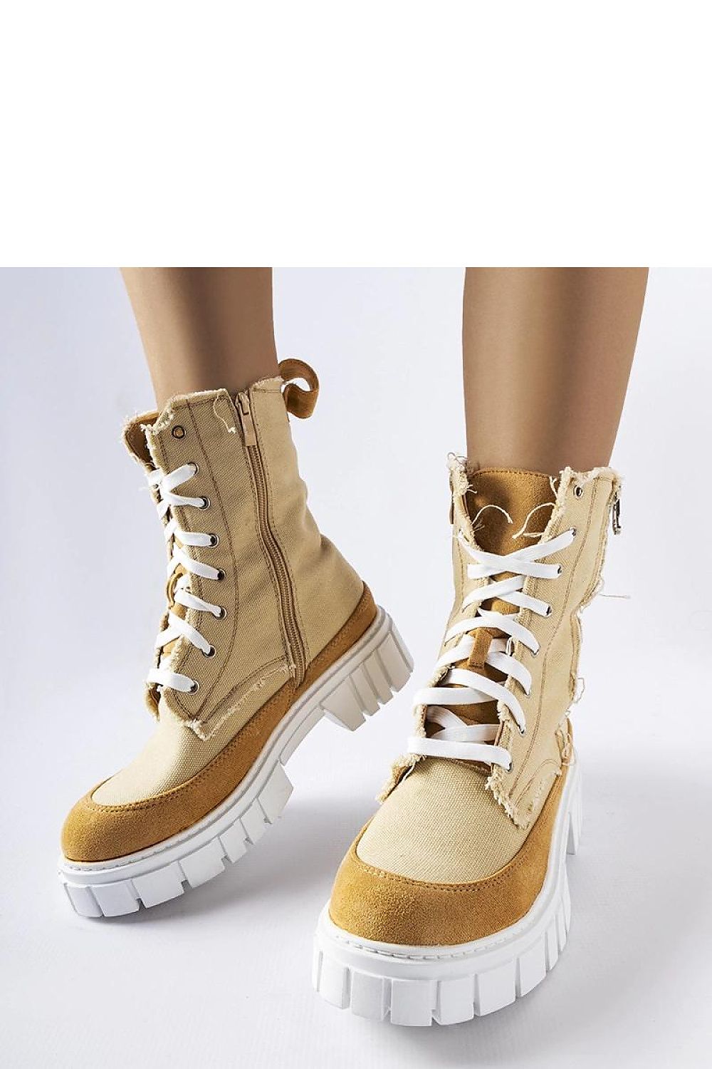  Laarsjes model 204831 Solea 