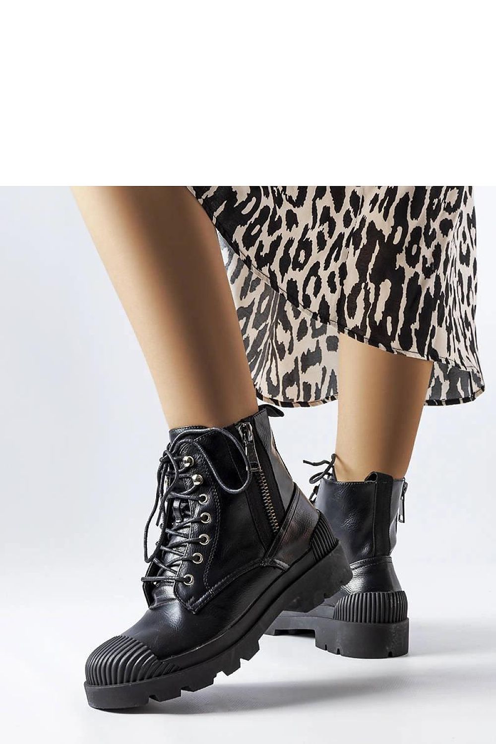  Laarsjes model 204842 Solea 