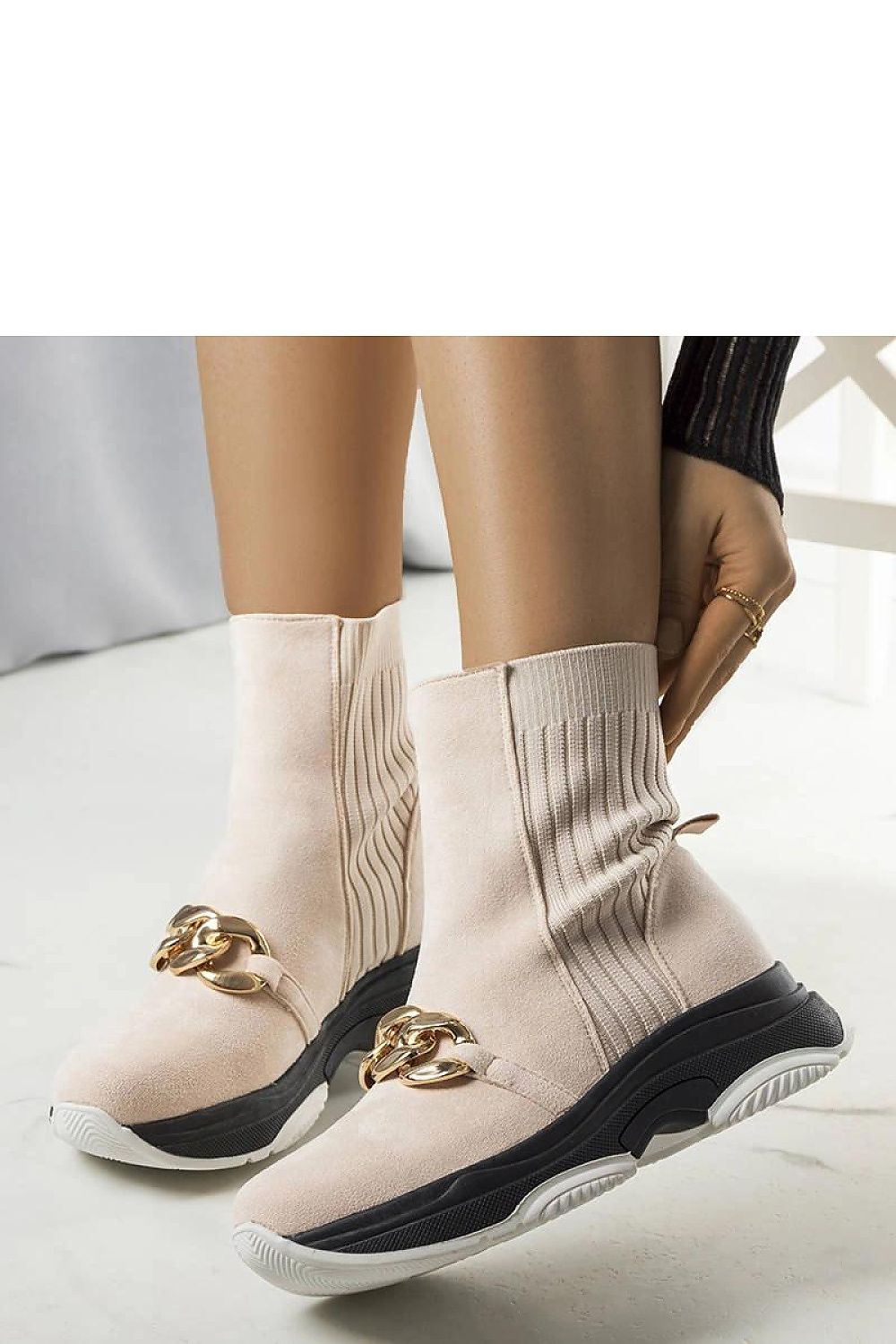  Laarsjes model 204845 Solea 