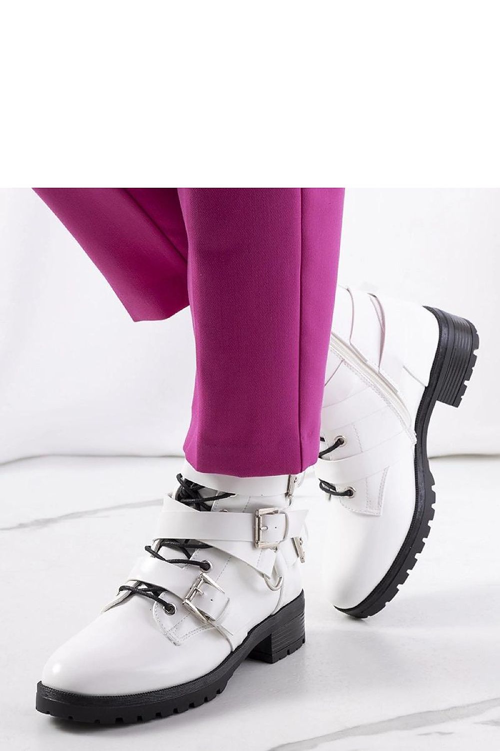  Laarsjes model 204857 Solea 