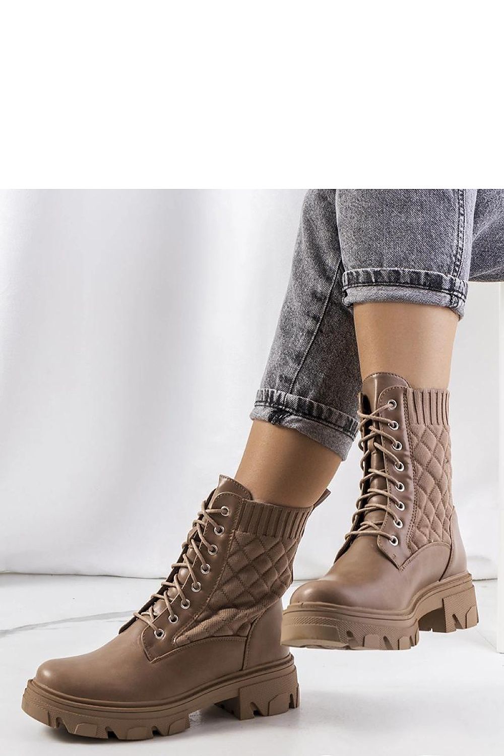  Laarsjes model 204858 Solea 