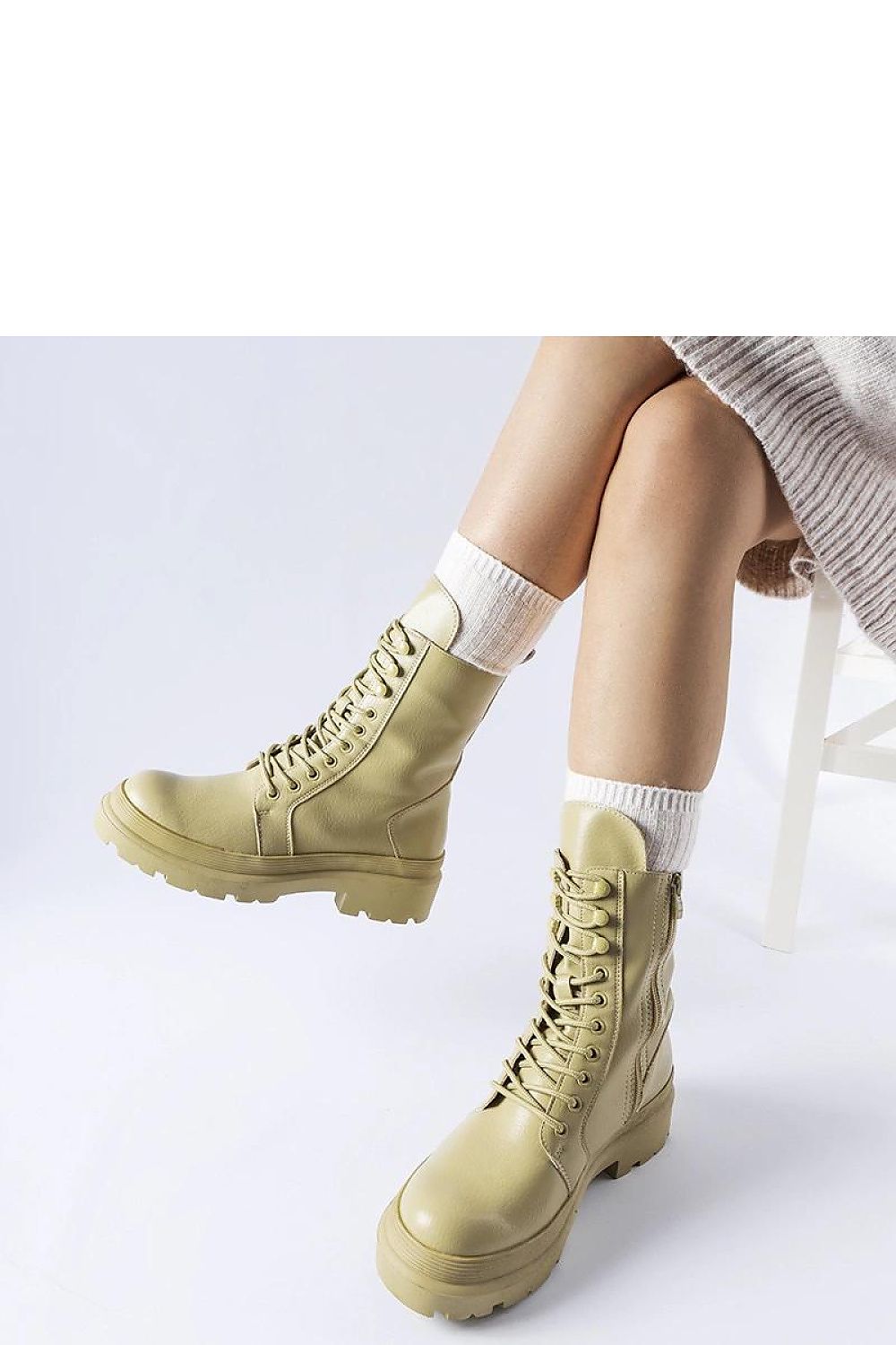  Laarsjes model 205073 Solea 
