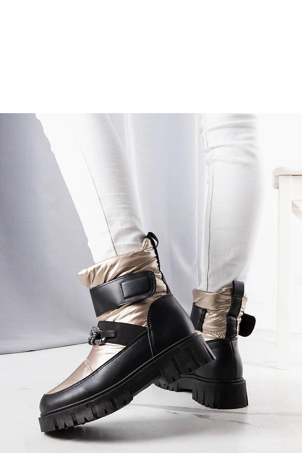  Laarsjes model 205141 Solea 