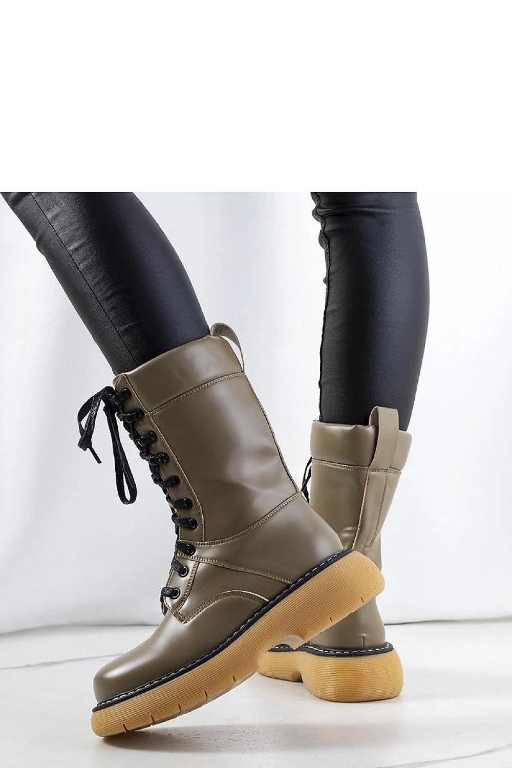  Laarsjes model 205159 Solea 