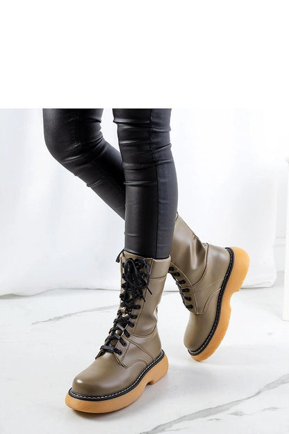  Laarsjes model 205159 Solea 