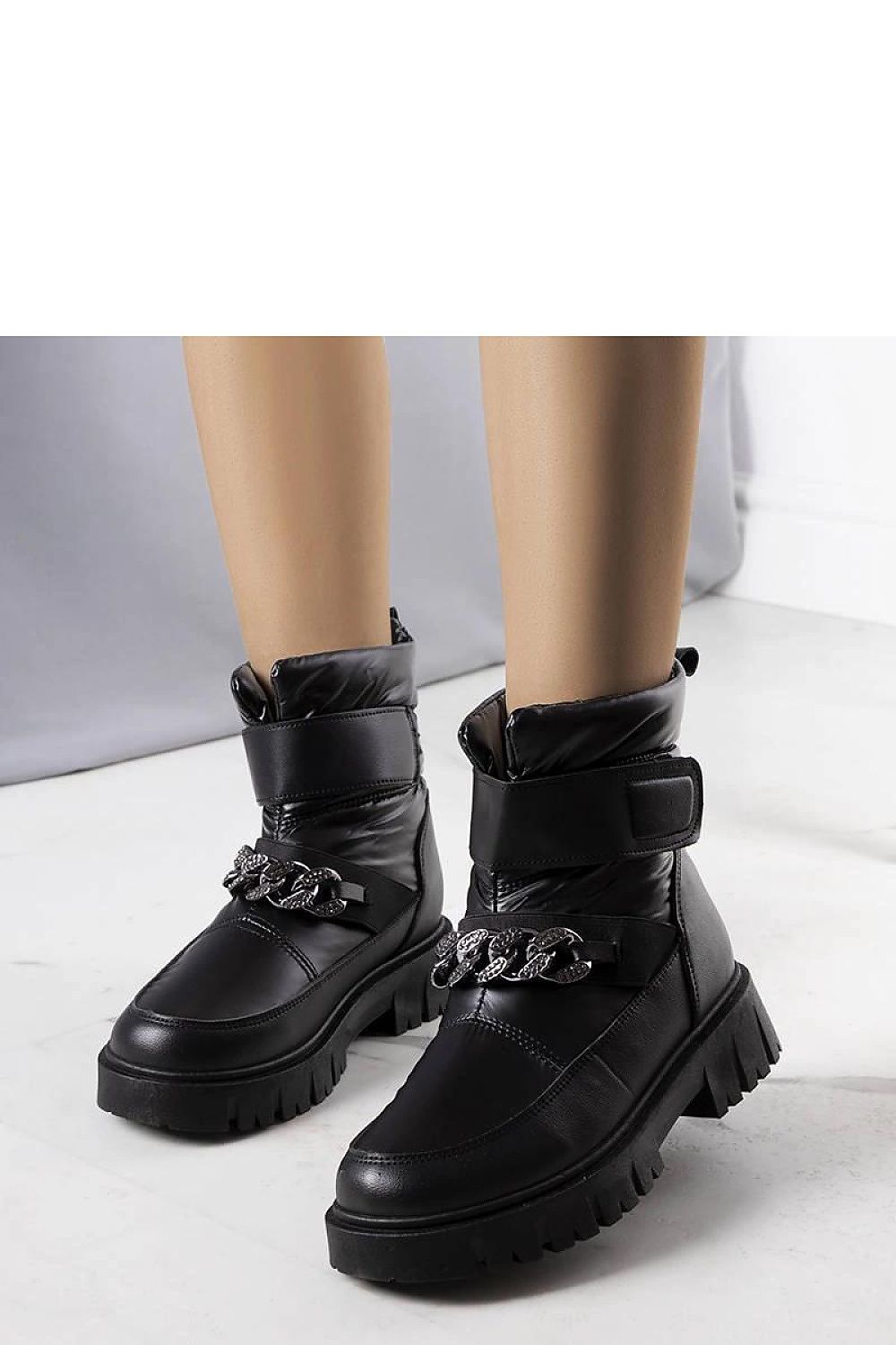  Laarsjes model 205883 Solea 