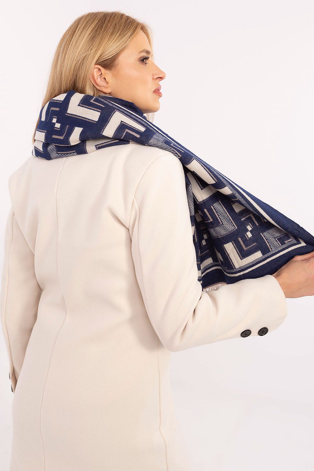  sjaal model 205966 AT 