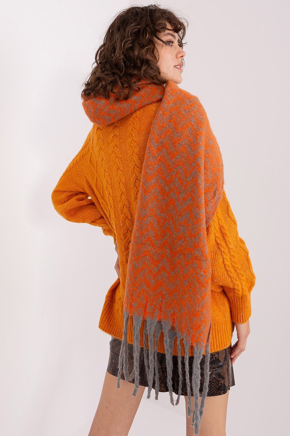  sjaal model 205973 AT 