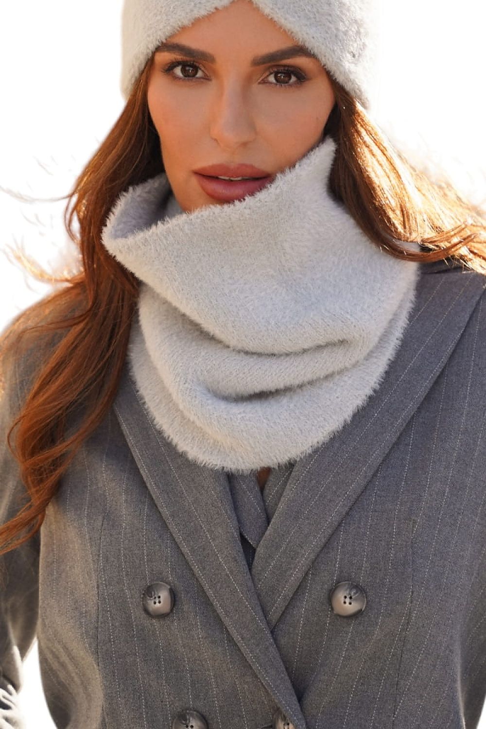  Loop Shawl model 205432 Kamea 