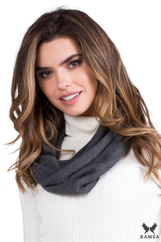  Loop Shawl model 205646 Kamea 
