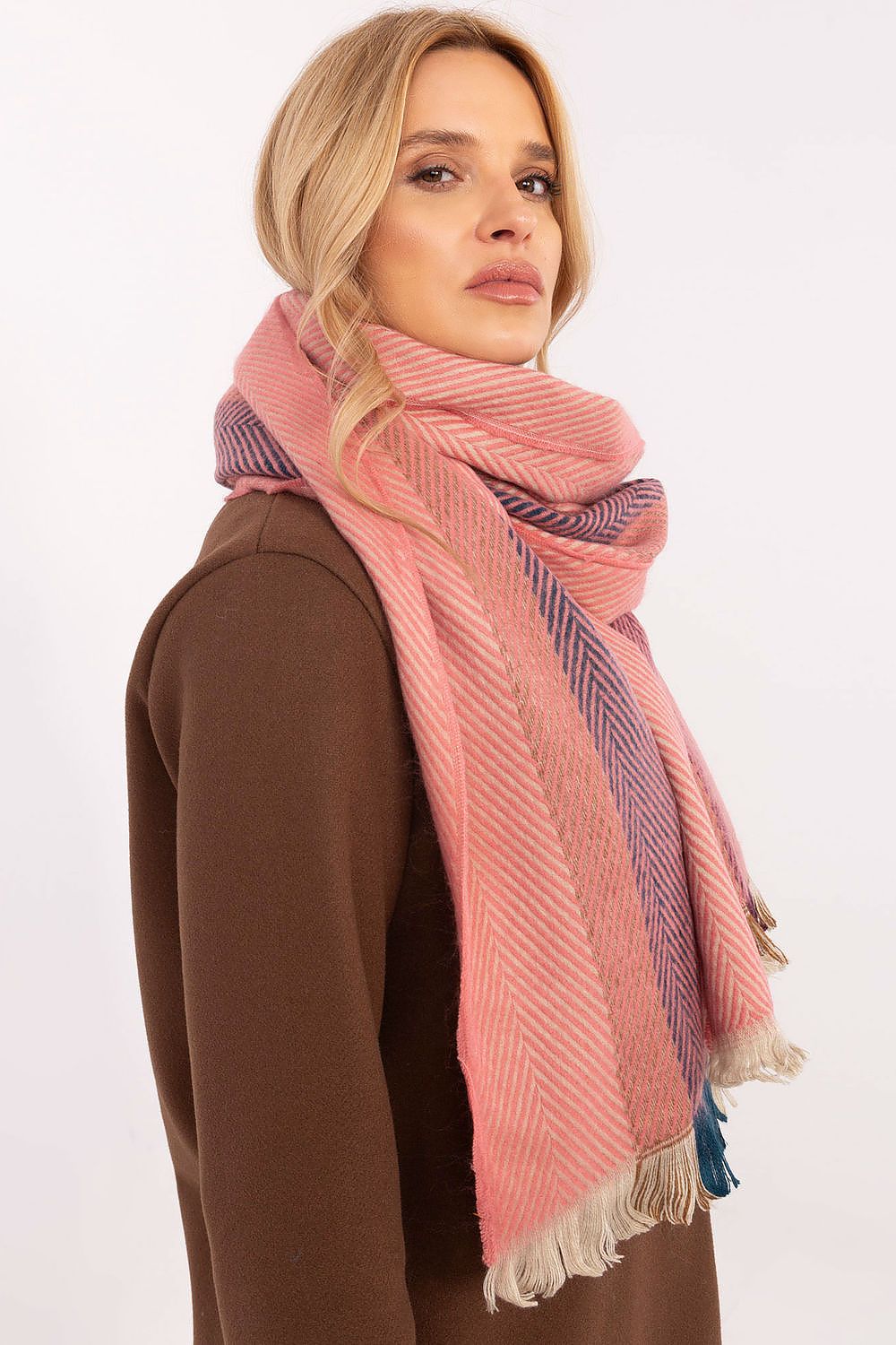  sjaal model 206039 AT 