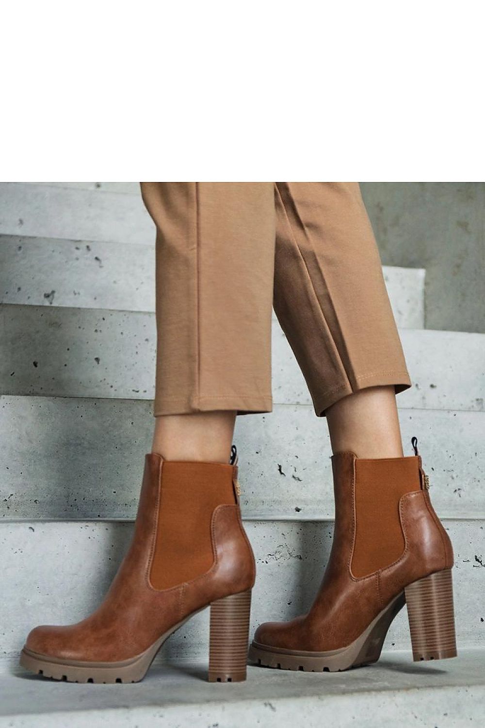  Laarsjes op sleehak model 206440 Solea 
