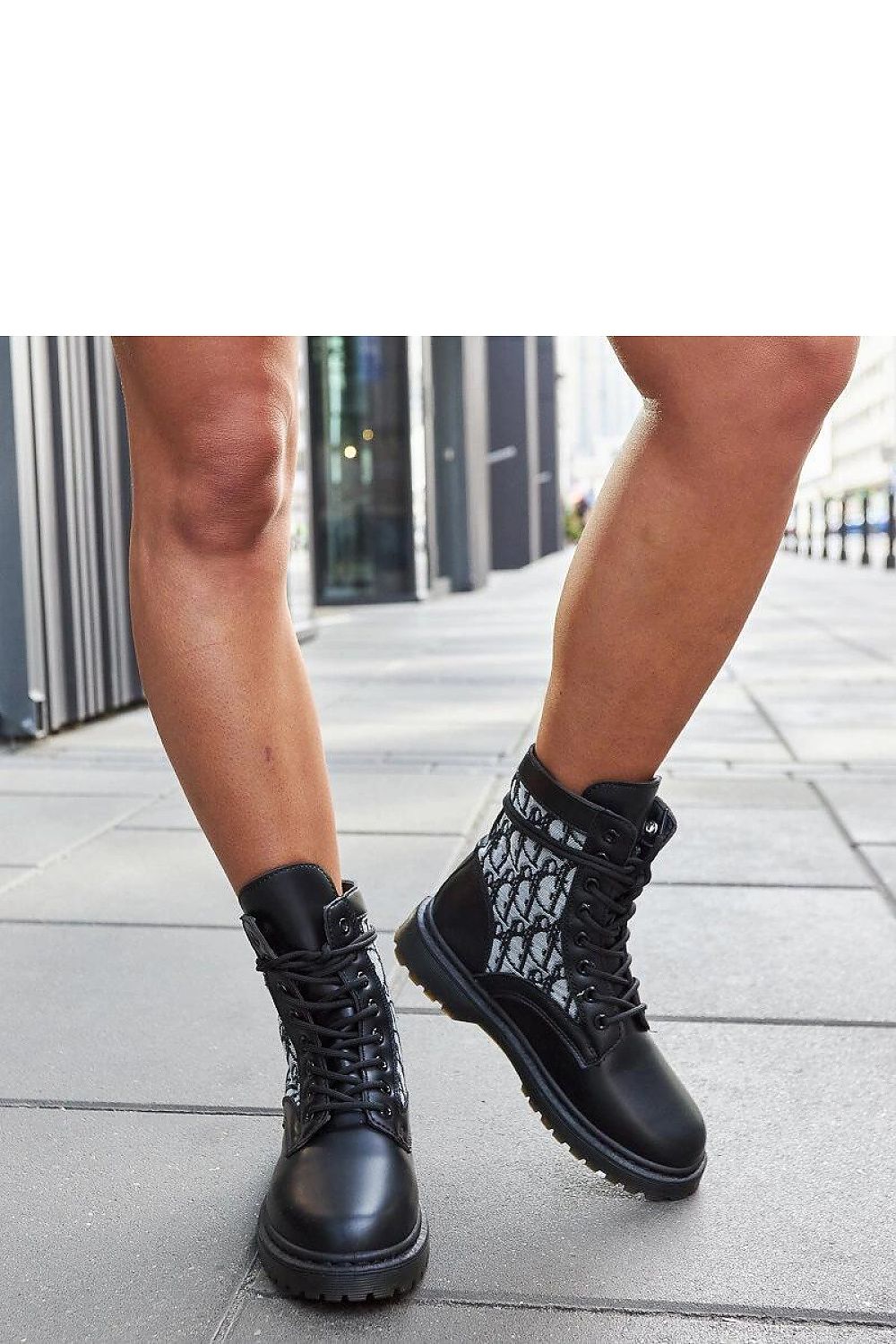  Laarsjes model 206531 Solea 
