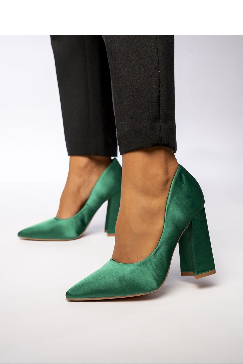  Pumps met dikke hak model 210531 Inello 