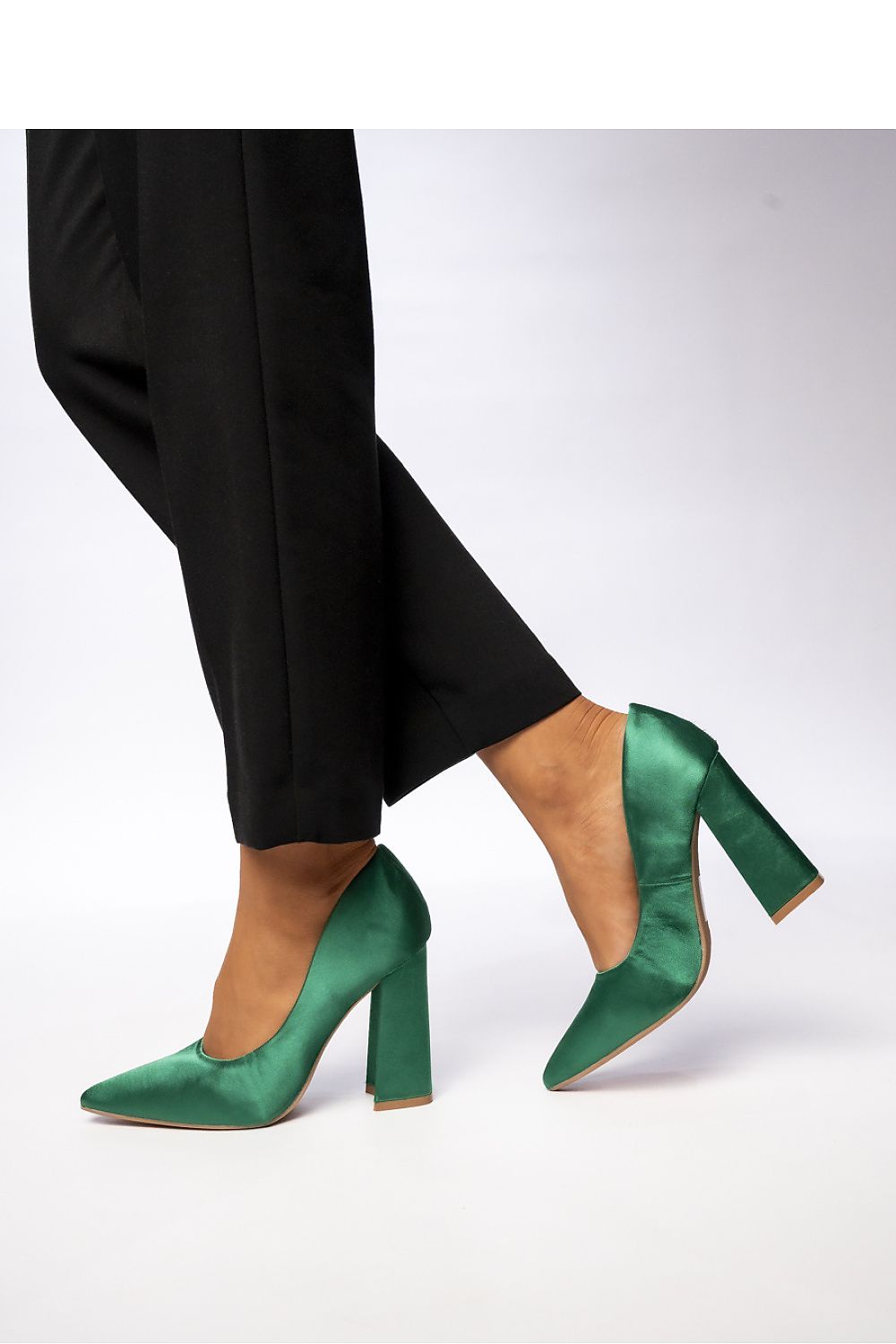  Pumps met dikke hak model 210531 Inello 