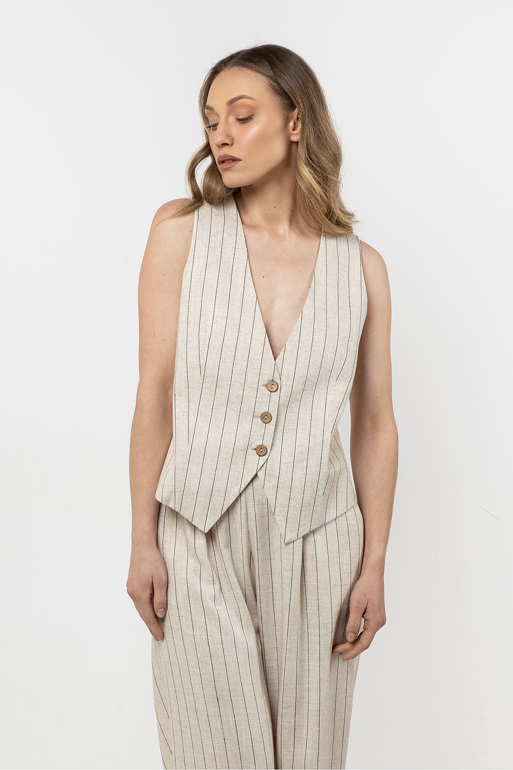  vest model 212179 awama 