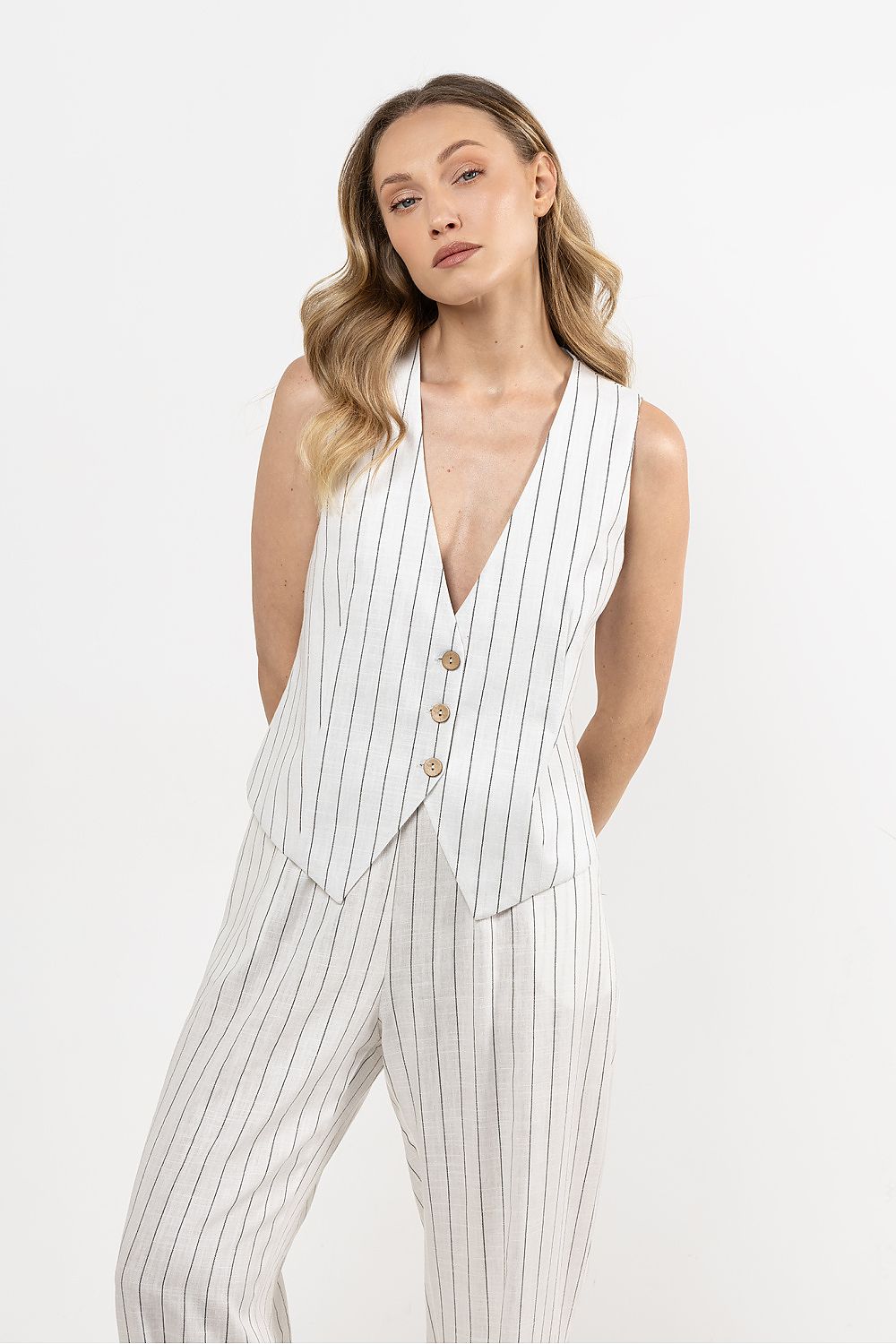  vest model 212180 awama 