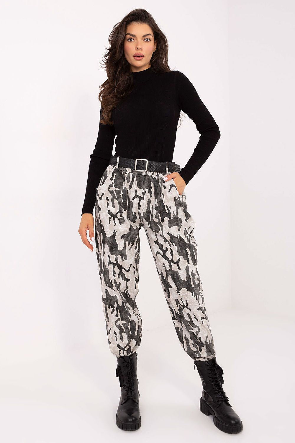  Damesbroek model 218437 Italy Moda 