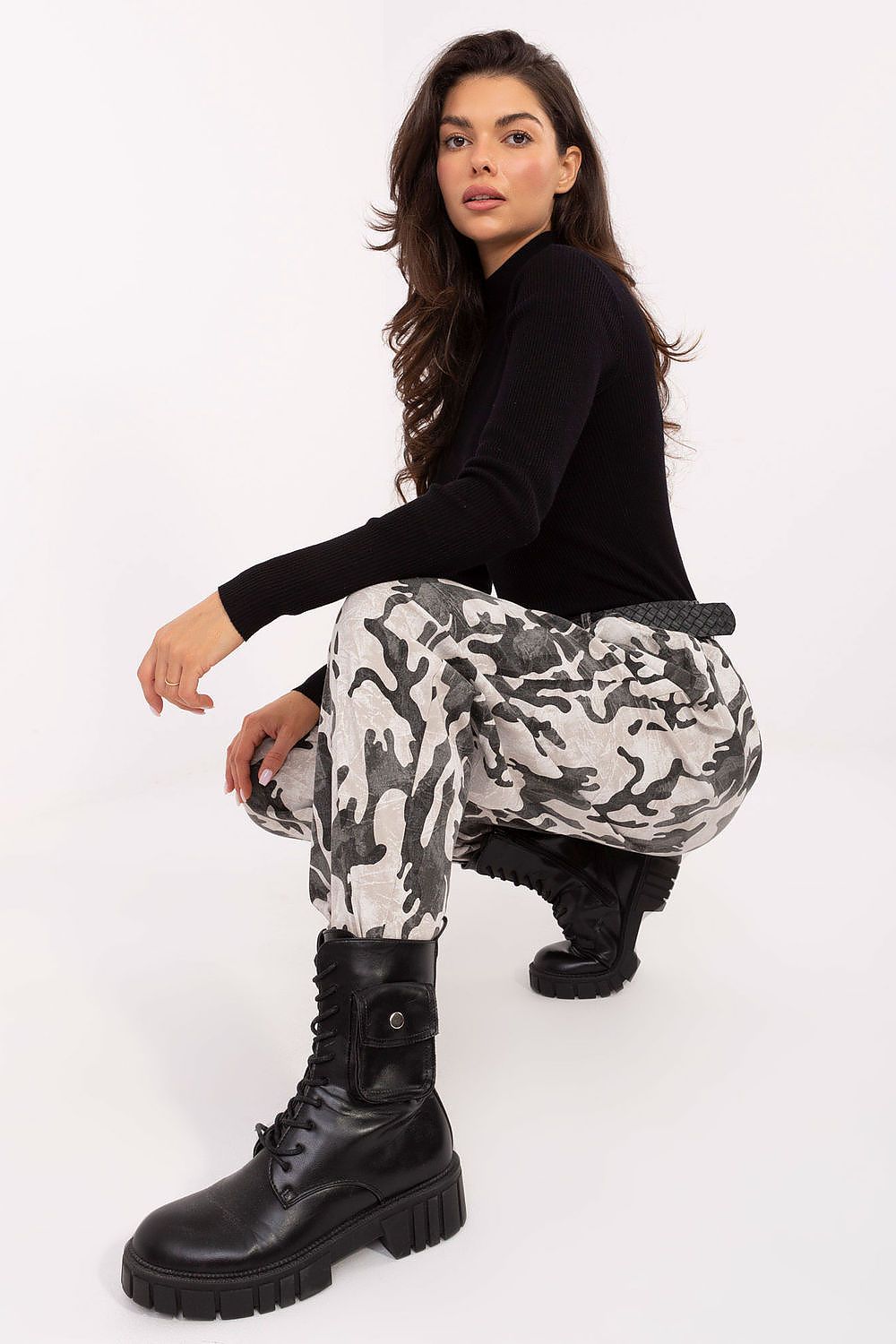  Damesbroek model 218437 Italy Moda 
