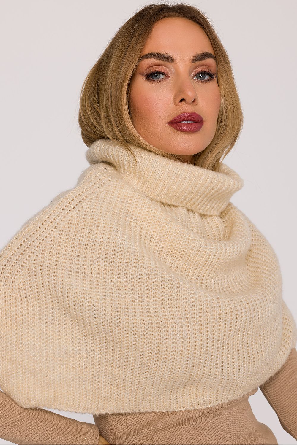  Loop Shawl model 219560 Moe 